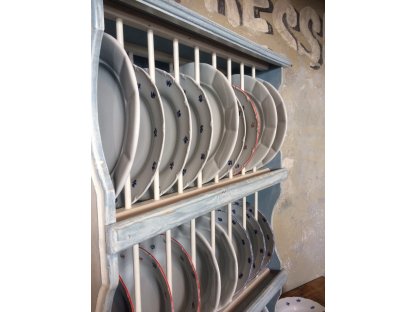 Large country shelf for plates