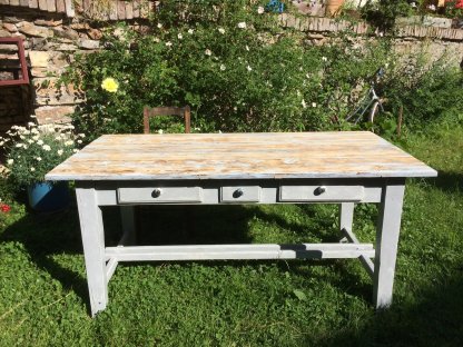 Large dining table - for 6-8 people, 3 drawers